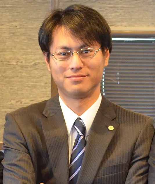 行政書士　川上 真広